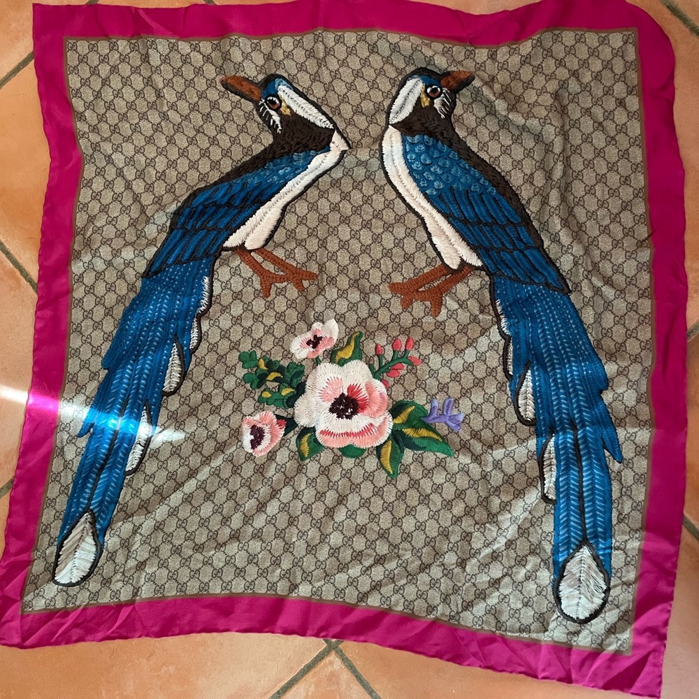 Gucci scarf